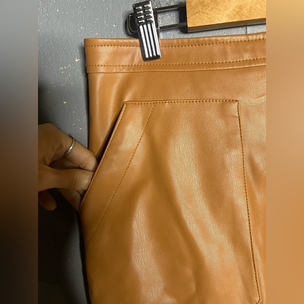 Free People Maya Mod Cashew Faux leather zip up mini skirt size 10 - Picture 4 of 10